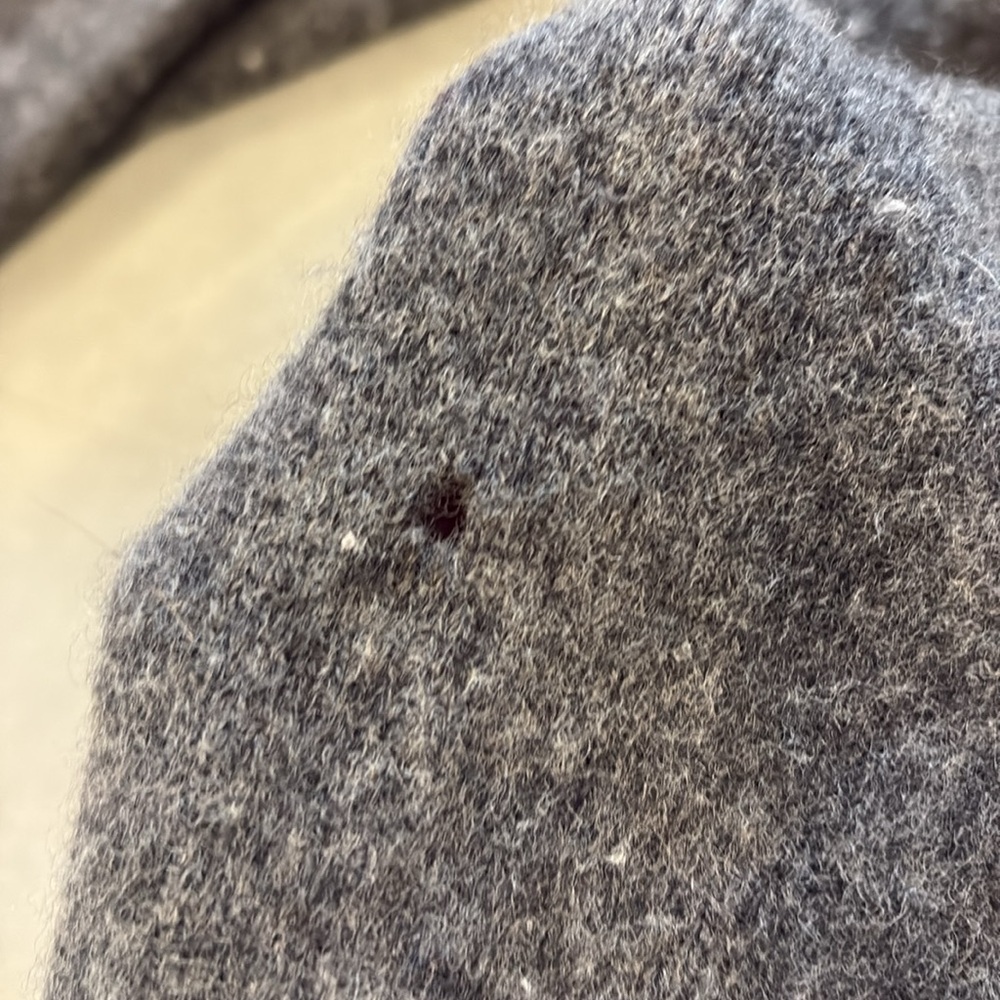 Ralph Lauren 100% lambs wool v neck sweater - Picture 4 of 5